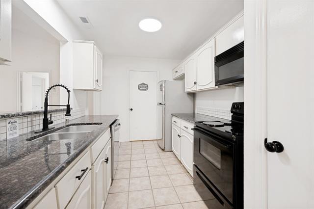 Building Photo - 3636 Hopetown Dr