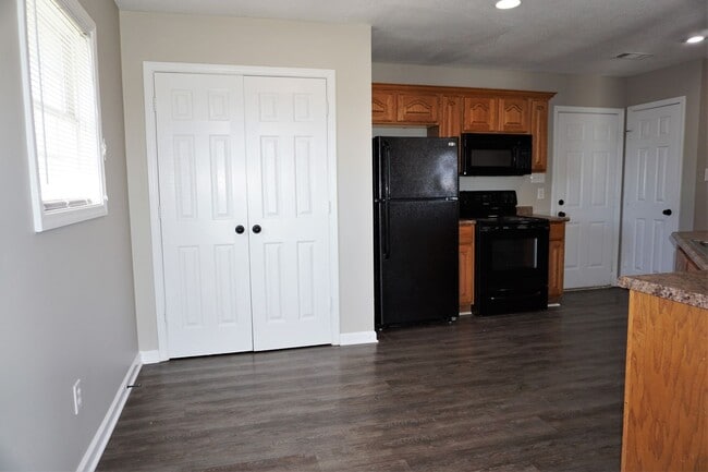 Building Photo - 3 Bed 2 Bath Home in Valley View District