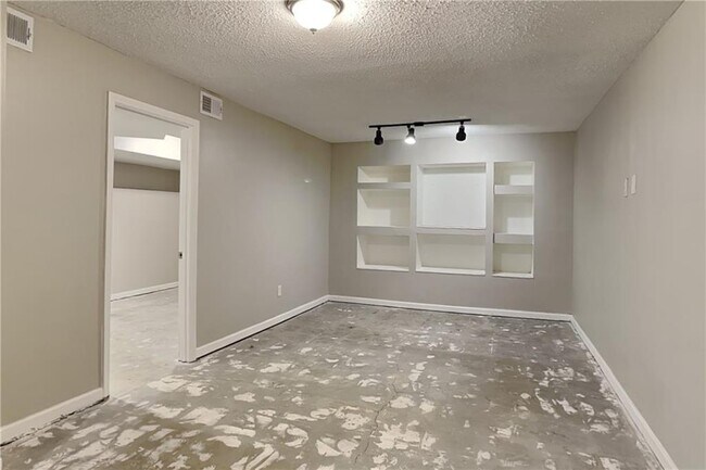 Building Photo - 3777 Junction Dr NW
