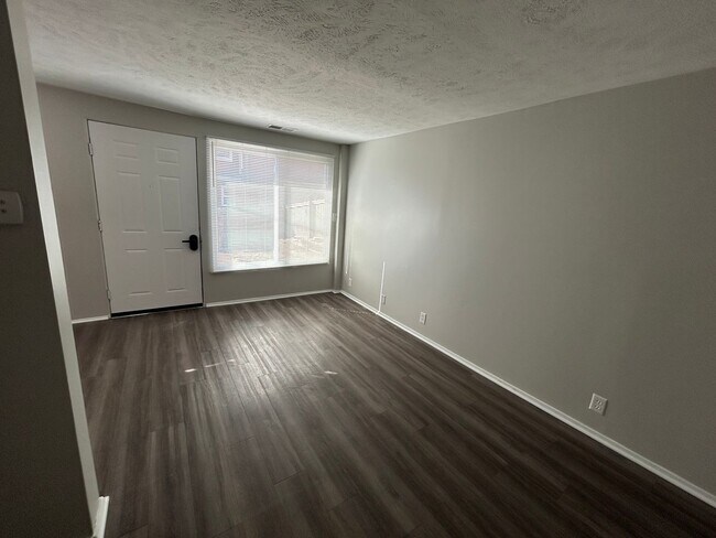 Building Photo - Your Private Oasis in Old Town Discover the "hidden gem" of The Melville.