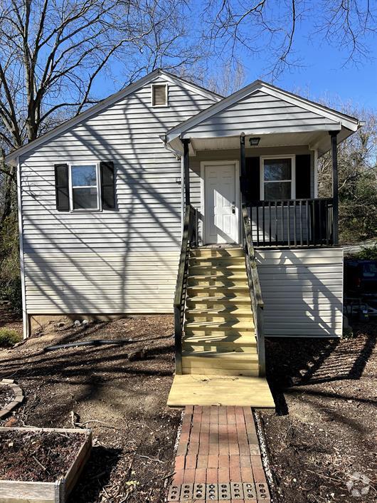 Building Photo - Description: Adorable one bedroom on secon...