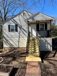 Building Photo - Description: Adorable one bedroom on secon...