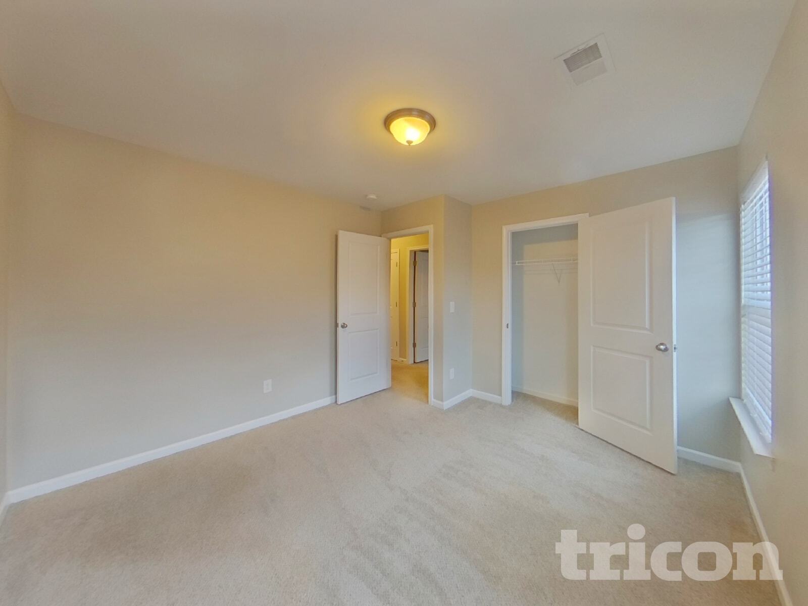 Building Photo - 228 Elmhaven Dr