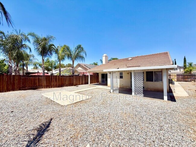 Building Photo - 27071 School Park Dr