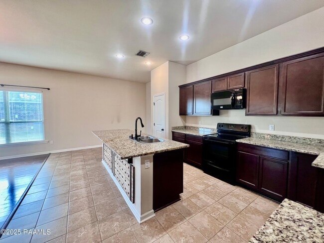 Building Photo - 303 Ouachita Dr