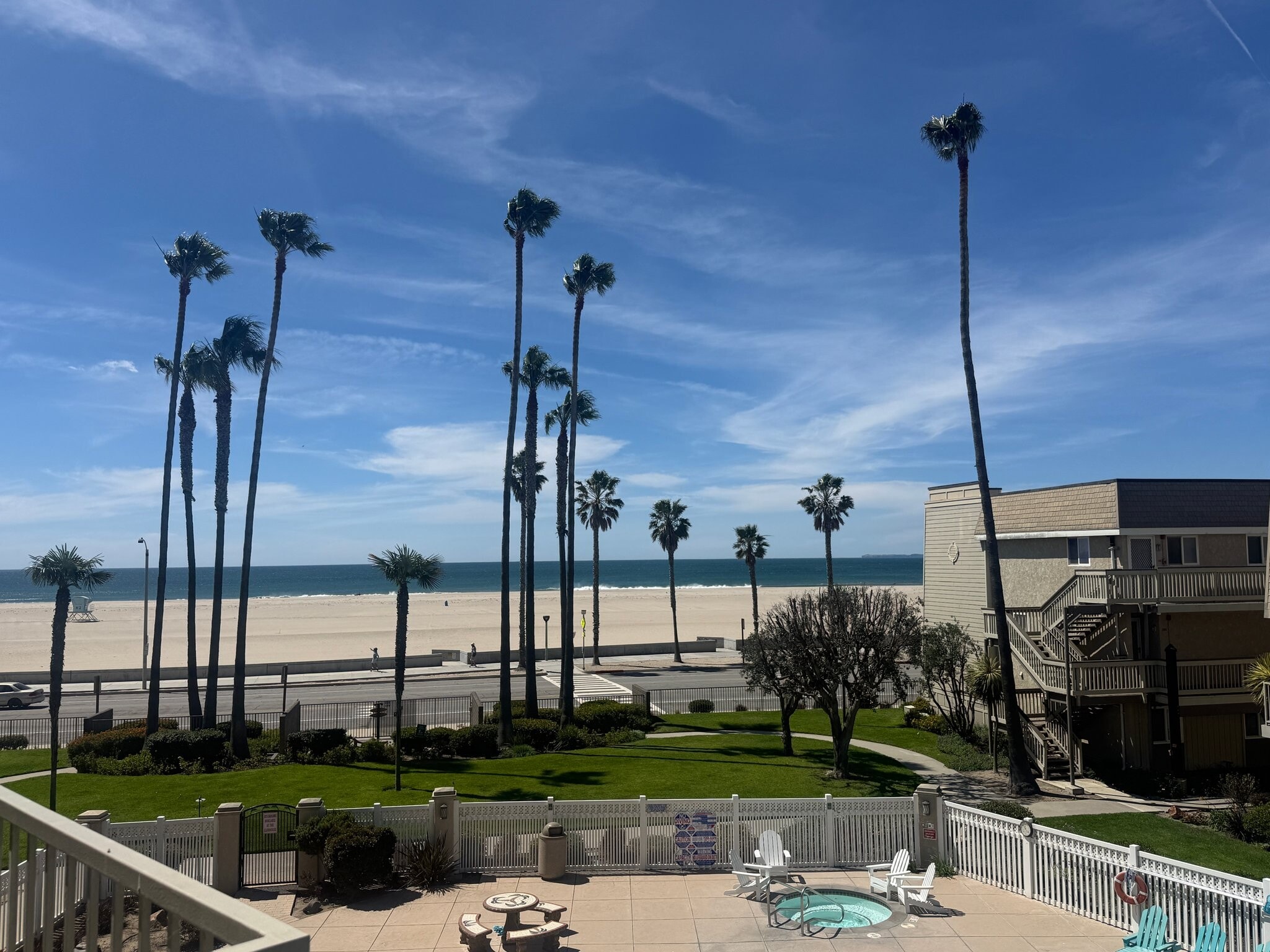 Building Photo - 325 E Surfside Dr