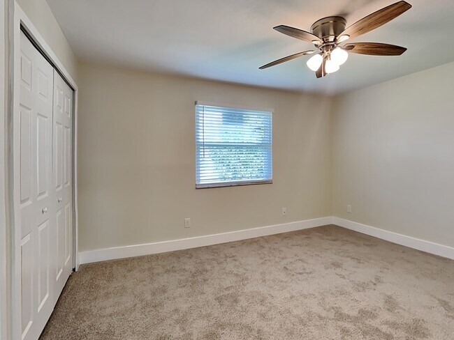 Building Photo - 542 Verbena Ct