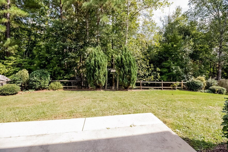 Building Photo - 409 Pyracantha Dr