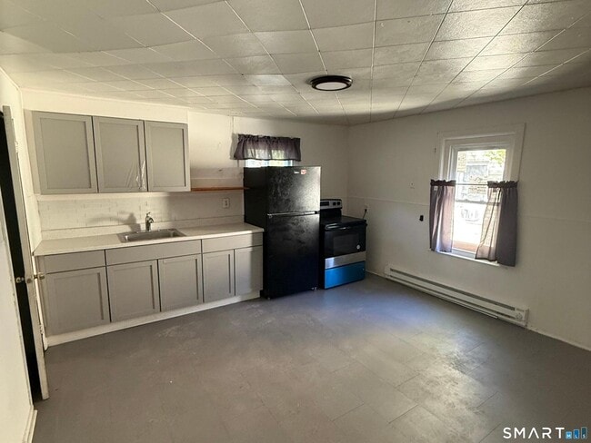 Building Photo - 33 Olive St