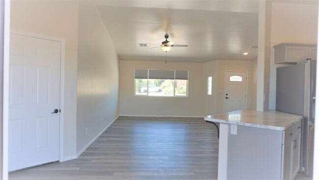 Building Photo - 523 N Leonardo De Vinci Dr