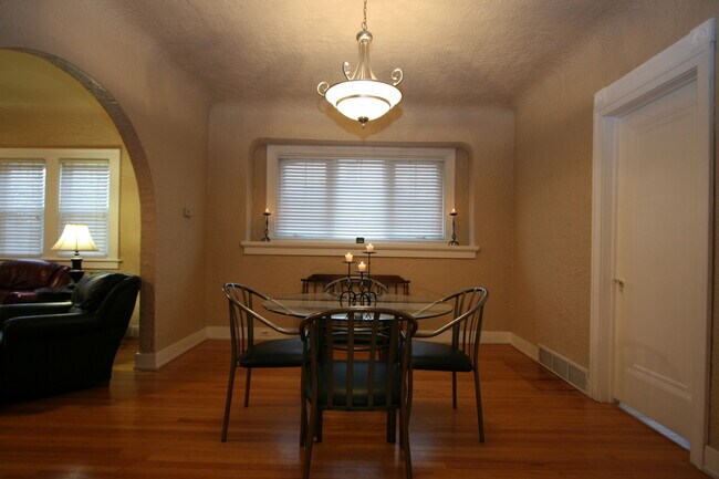 Building Photo - 233 Garfield Ave SW