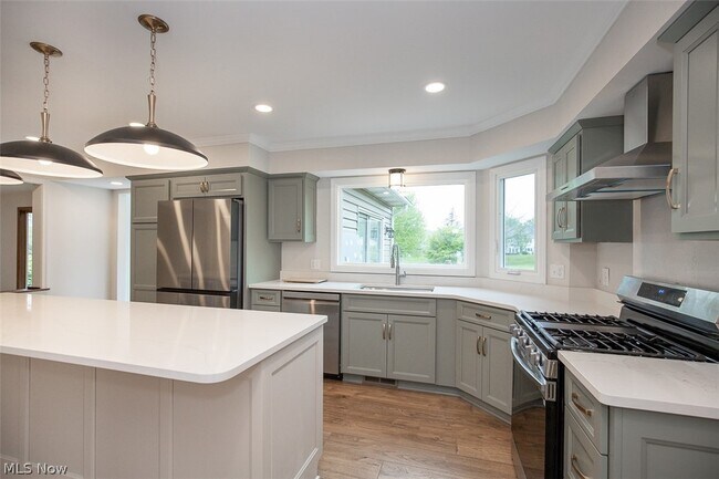 Building Photo - 7528 Lakedge Ct