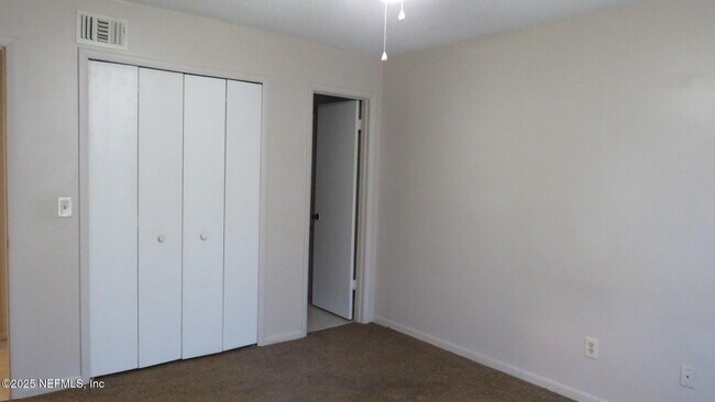 Building Photo - 1454 Gifford Ave