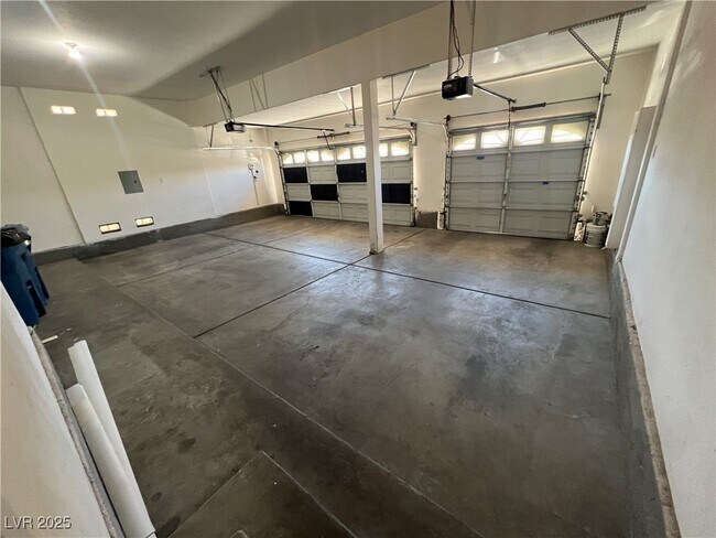 Building Photo - 1550 Midnight Cowboy Ct