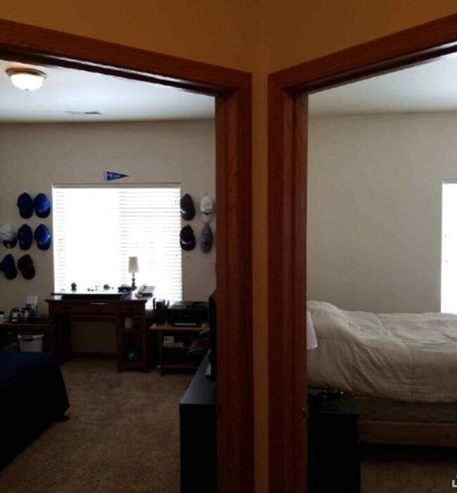 Building Photo - $1,325 | 2 Bedroom, 2 Bathroom Condo | Pet...