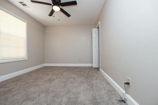 Building Photo - 3873 King Edward Trail SW