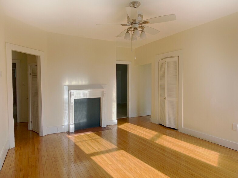 Dining Room - 111 Ashland St