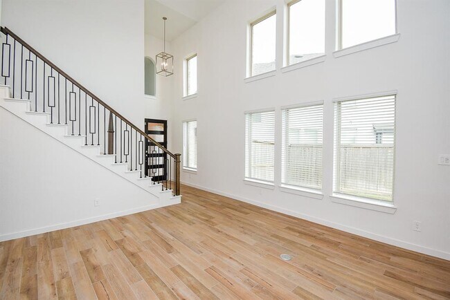 Building Photo - 2526 Seedling St