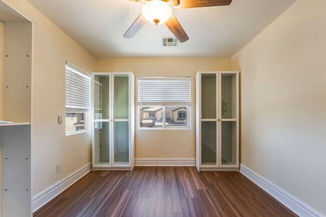 Building Photo - Charming 3 Bedroom Home in the Heart of So...