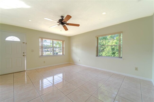 Building Photo - 3352 Netherwood Dr