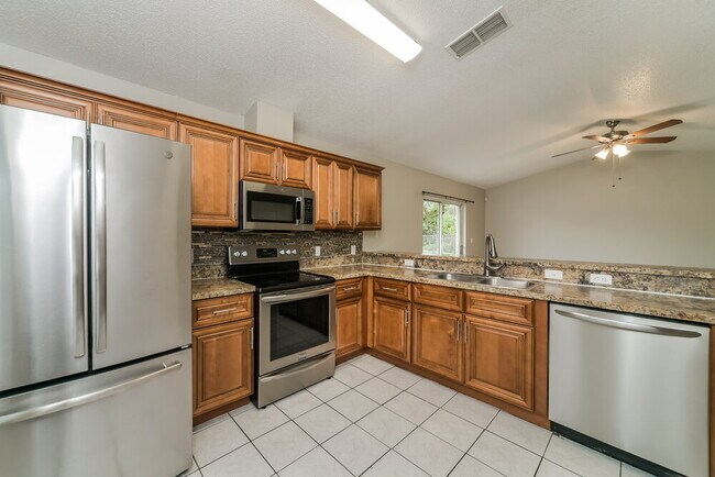 Building Photo - 1323 Dover Dr