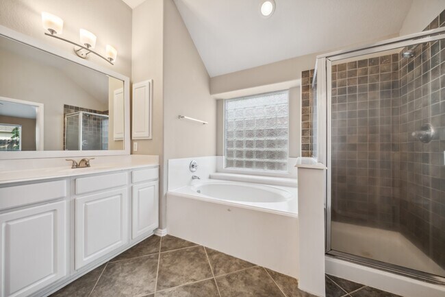 Building Photo - 17218 Double Lilly Dr