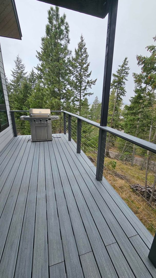 Building Photo - Fully furnished town home in Bigfork