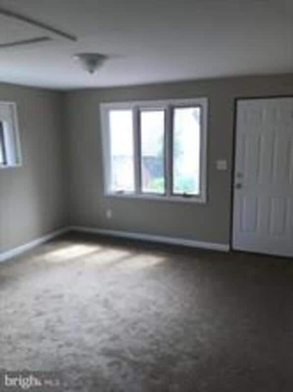 Building Photo - 235 Riverview Ave