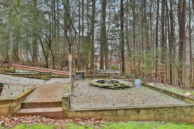 Building Photo - Sharpsburg Basement Apartment, ALL utilities included.