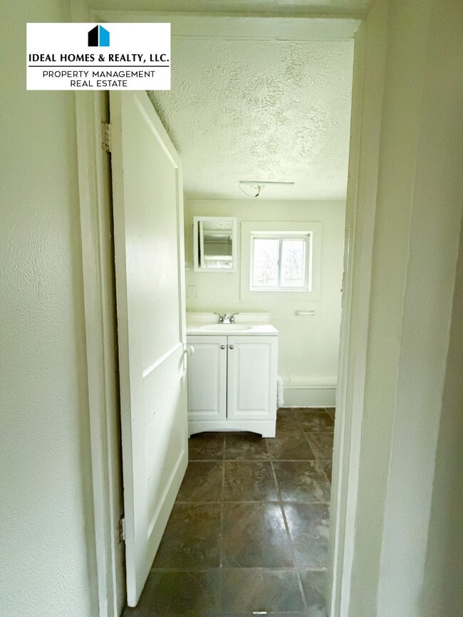 Building Photo - 4137 Corbin Dr