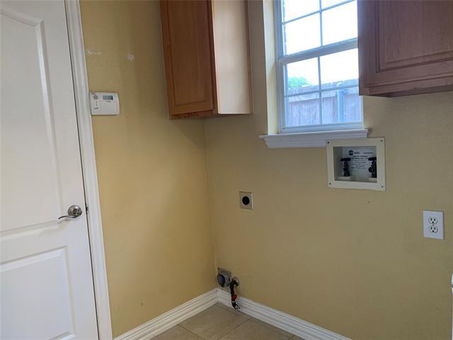 Building Photo - 8825 High Meadows Dr