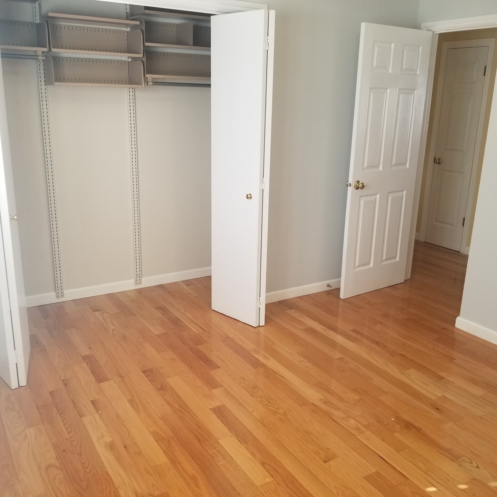 Building Photo - 2221 Homewood Dr