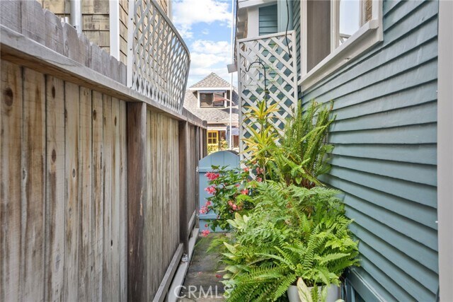 Building Photo - 36 19th St