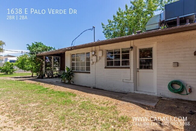 Building Photo - 1638 E Palo Verde Dr