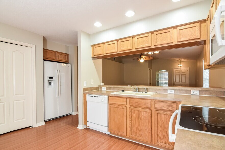 Building Photo - 7803 Citrus Blossom Dr