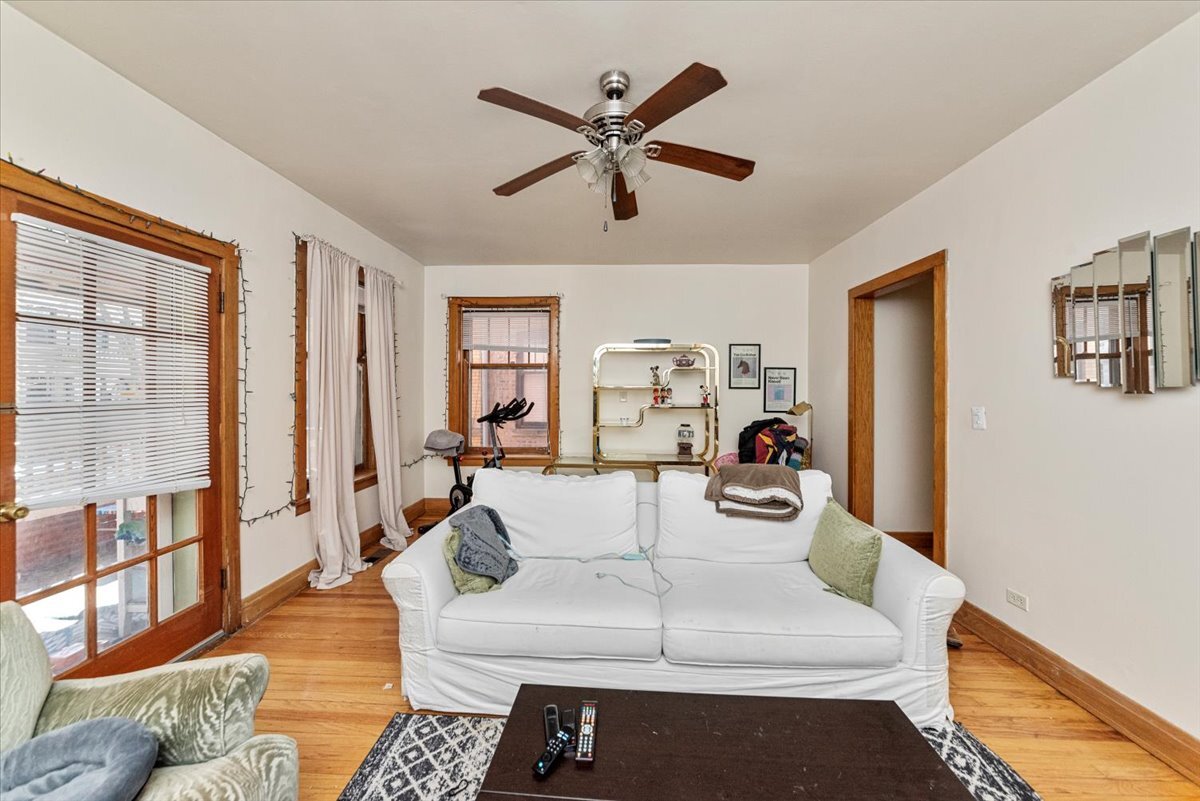 Building Photo - 910 W Gunnison St