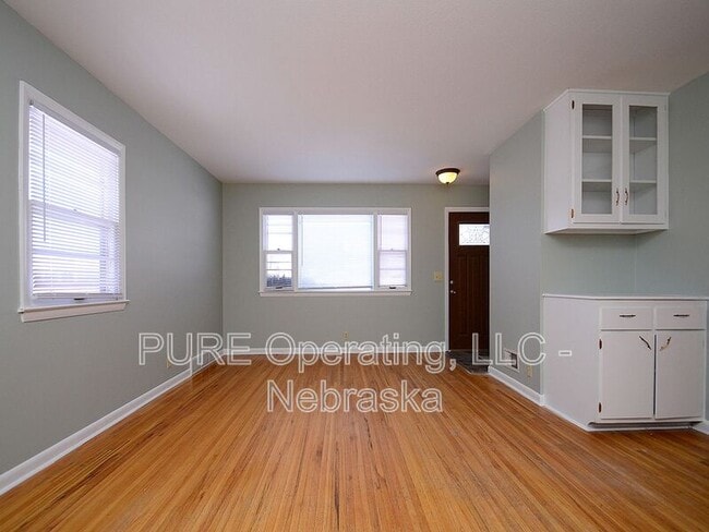 Building Photo - 4921 Bancroft St