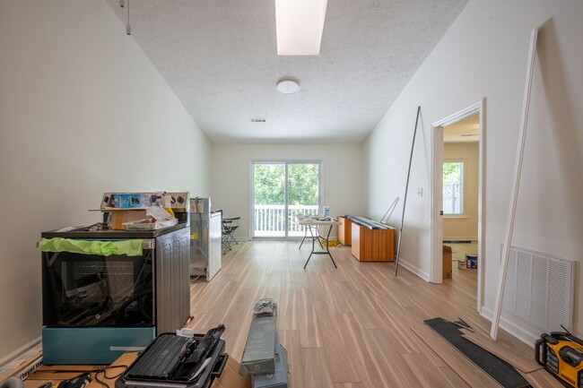 Building Photo - 2 Bed, 2 Bath Renovated Townhouse – Single-Level Living – $1,800/month