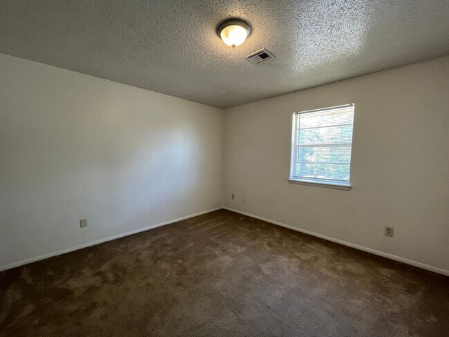 Building Photo - 4313 S Maplewood Ave