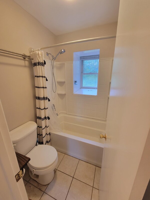 Building Photo - 10 Adriana Ct