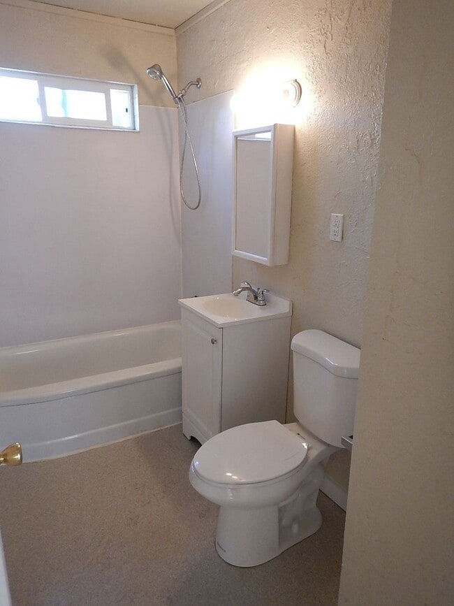 Building Photo - 3 Bed, 1 Bath House Near Heart of Prinevil...