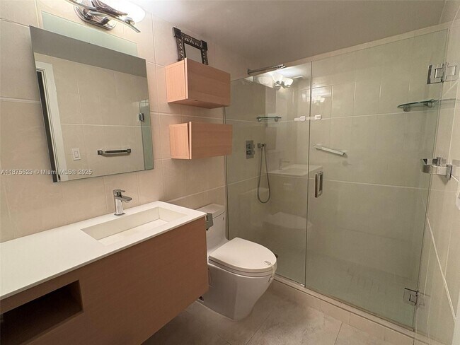 Building Photo - 5750 Collins Ave