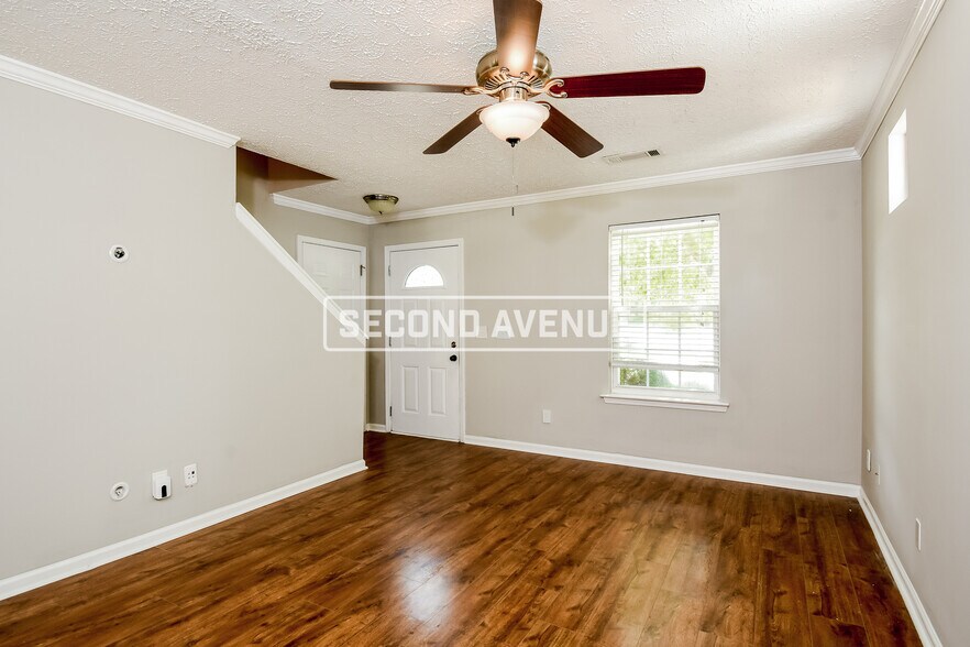 Building Photo - 208 Ilex Dr
