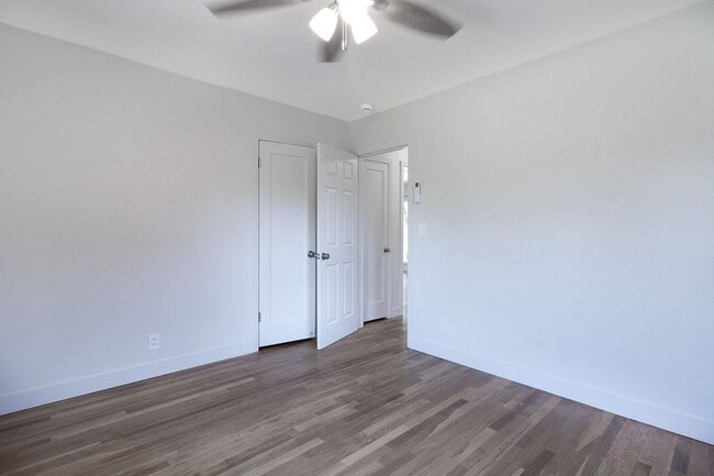 Building Photo - Remodeled La Loma Bungalow!