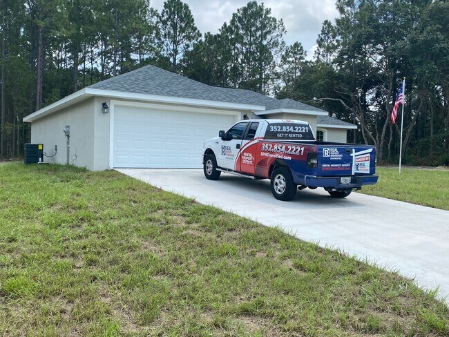 Building Photo - Desirable SW Ocala Neighborhood 3/2/2 *WON'T LAST*