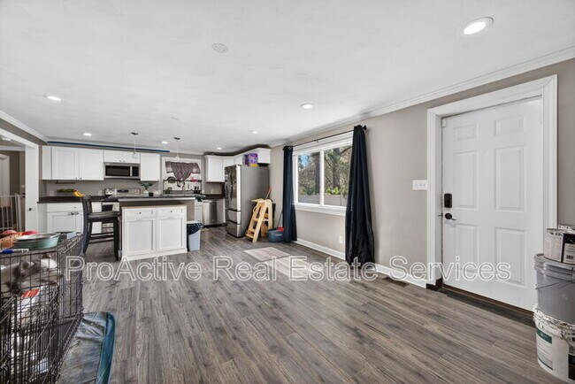 Building Photo - 2012 Midway Ave