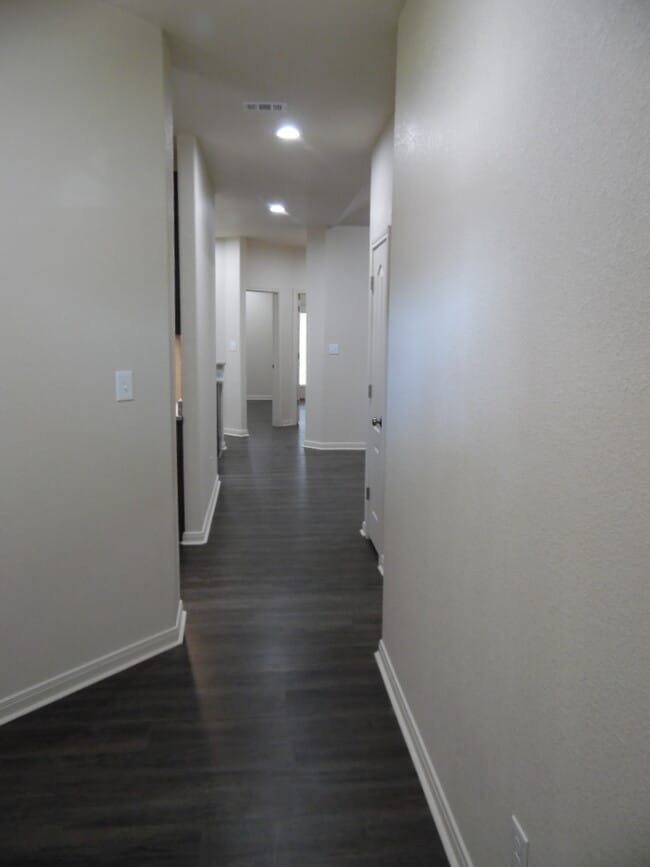 Building Photo - 301 Panther Way