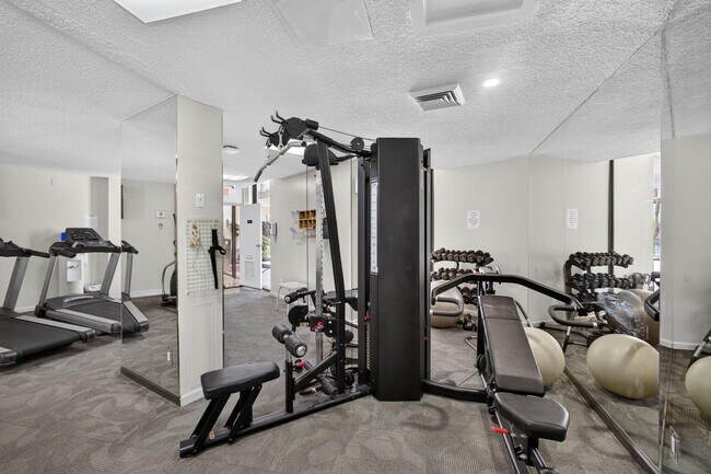 Building Photo - 2800 N Ocean Dr