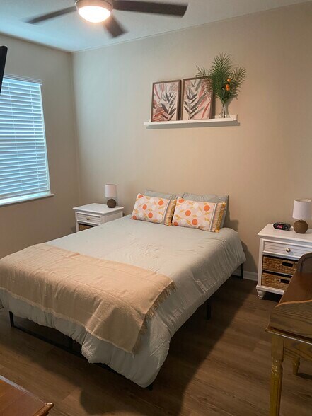 Building Photo - 2304 Midnight Pearl Dr