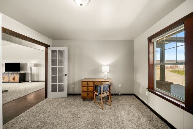 Building Photo - 229 Sun Valley Dr
